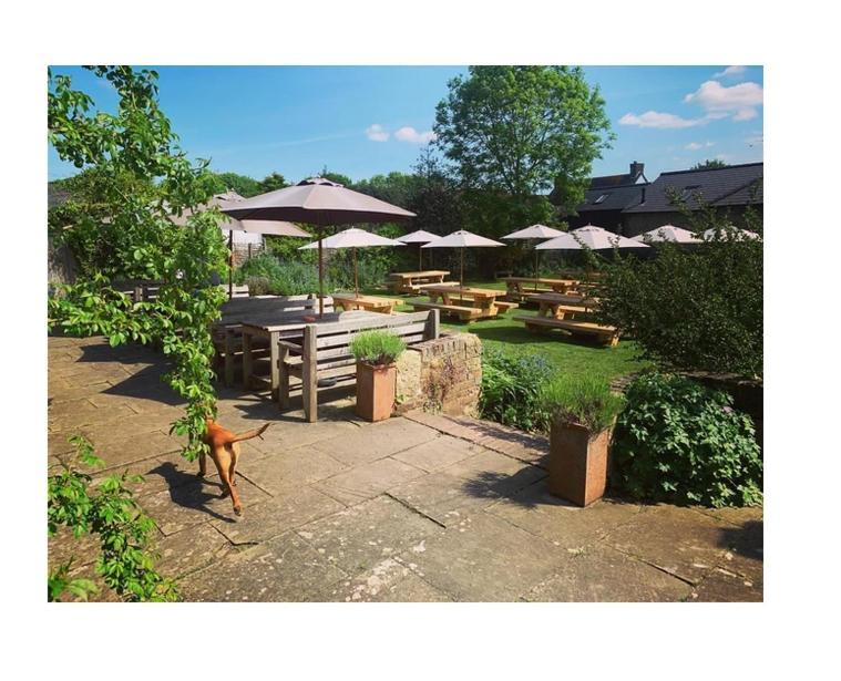 The George Inn 알프리스톤 외부 사진
